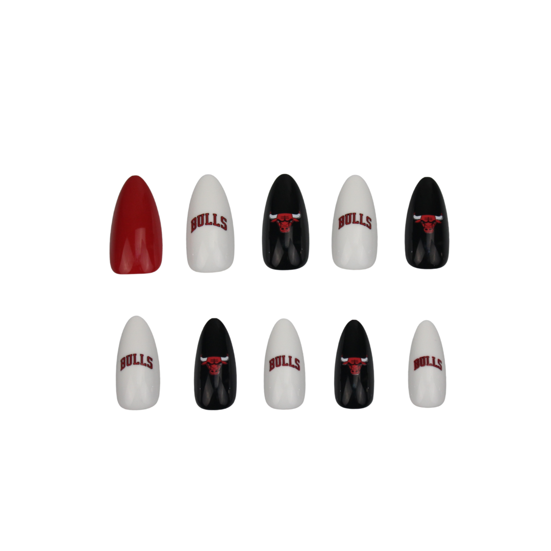 CliqOnU Chicago Bulls Nails